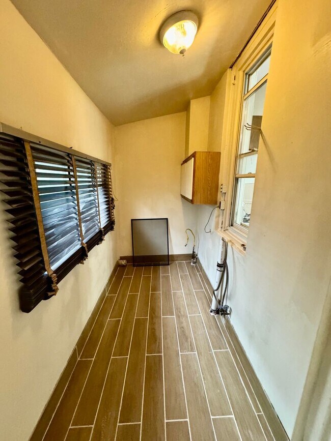 Foto del edificio - 2440 N Hollywood St