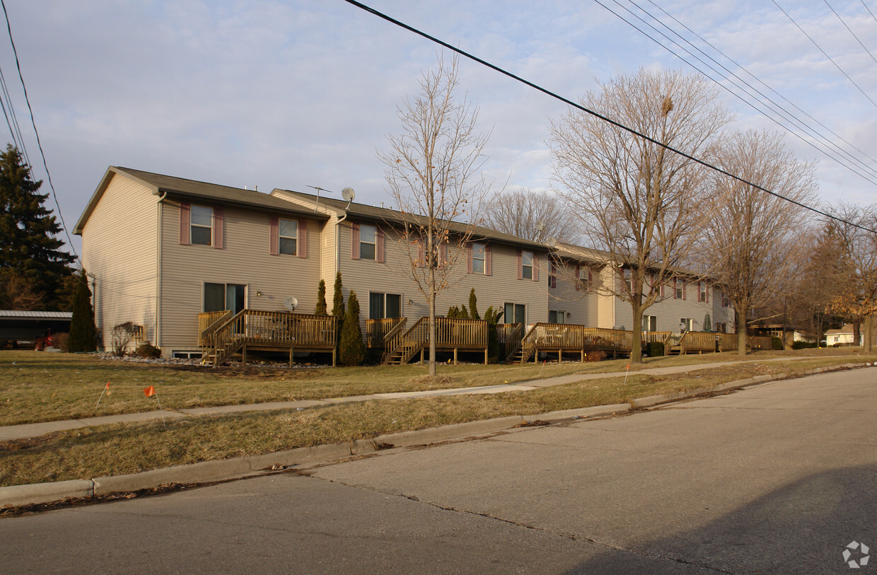 Primary Photo - Old Orchard Apartments