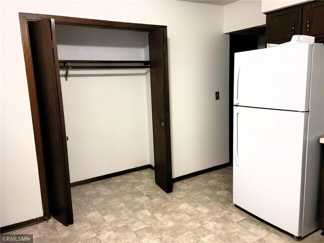 Foto del edificio - 218 N Jefferson St