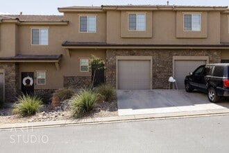 Building Photo - 290 W Buena Vista Blvd