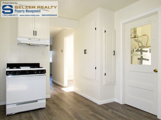 Foto del edificio - 524 N School St