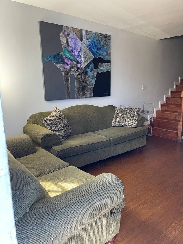 Foto principal - 646 W Conway St