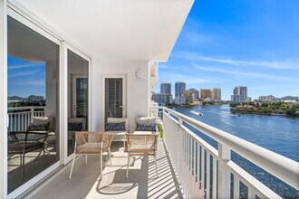Building Photo - 511 Bayshore Dr