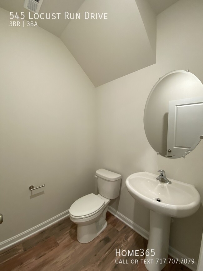 Foto del edificio - Brand New Townhouses on Locust Run Drive! ...