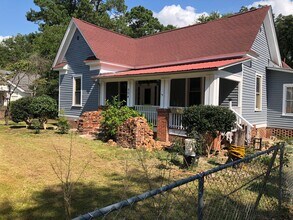Building Photo - 504 E Hampton St