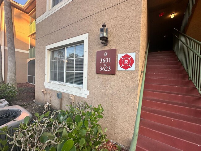 Building Photo - 1Bedroom 1 Bath located in Portofino in Jensen Beach