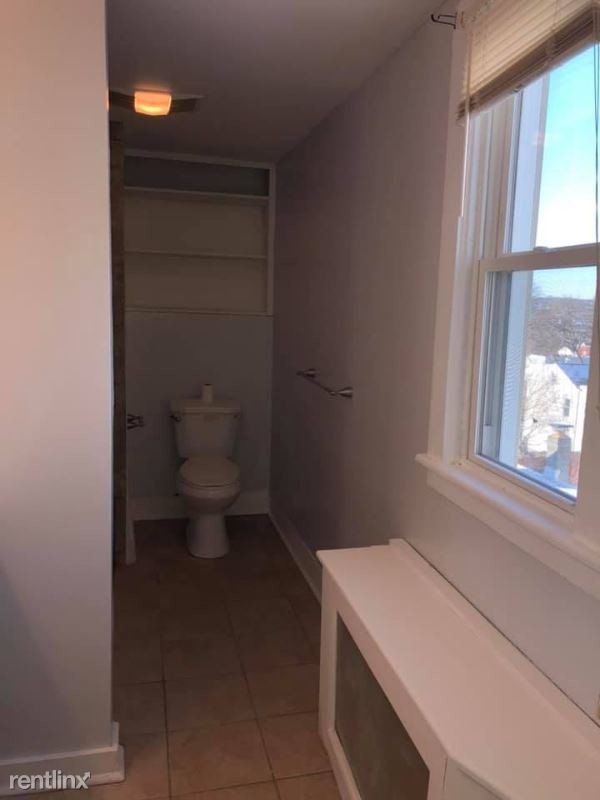 Building Photo - 2 br, 1 bath Apartment - 1001 3rd St