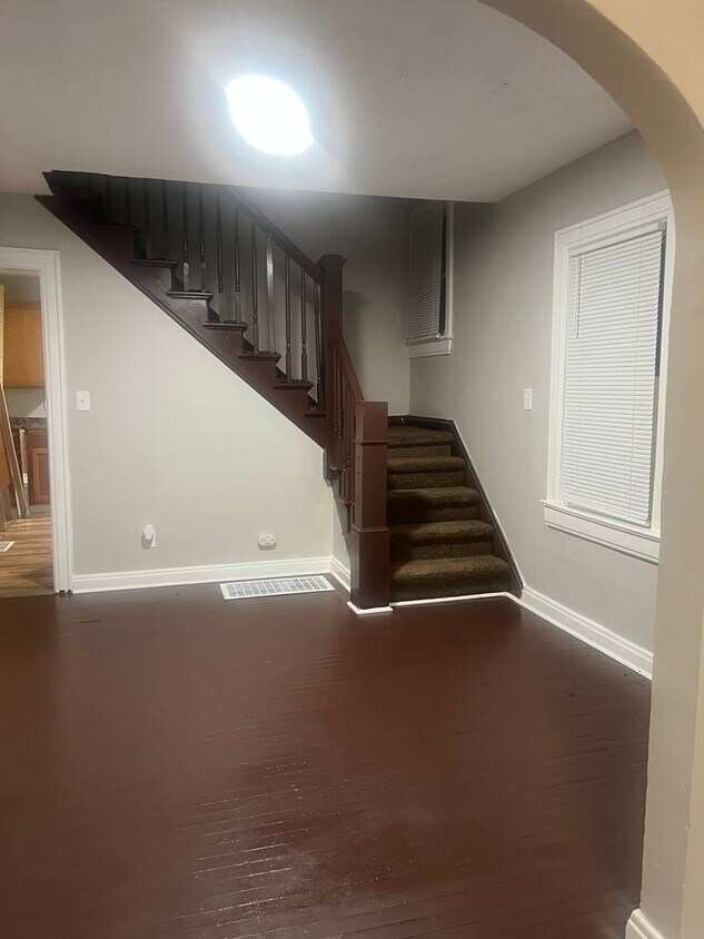 Photo - 901 N Bradley Ave