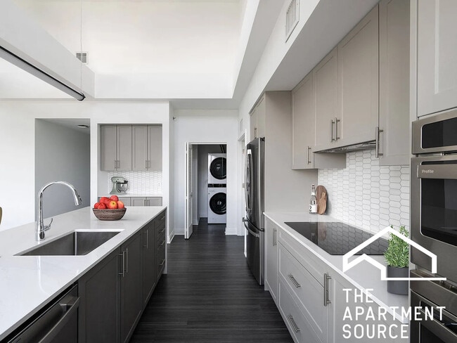 Foto del edificio - 2300 N Lincoln Park W