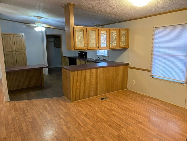 Building Photo - 3135 Tall Oaks Dr