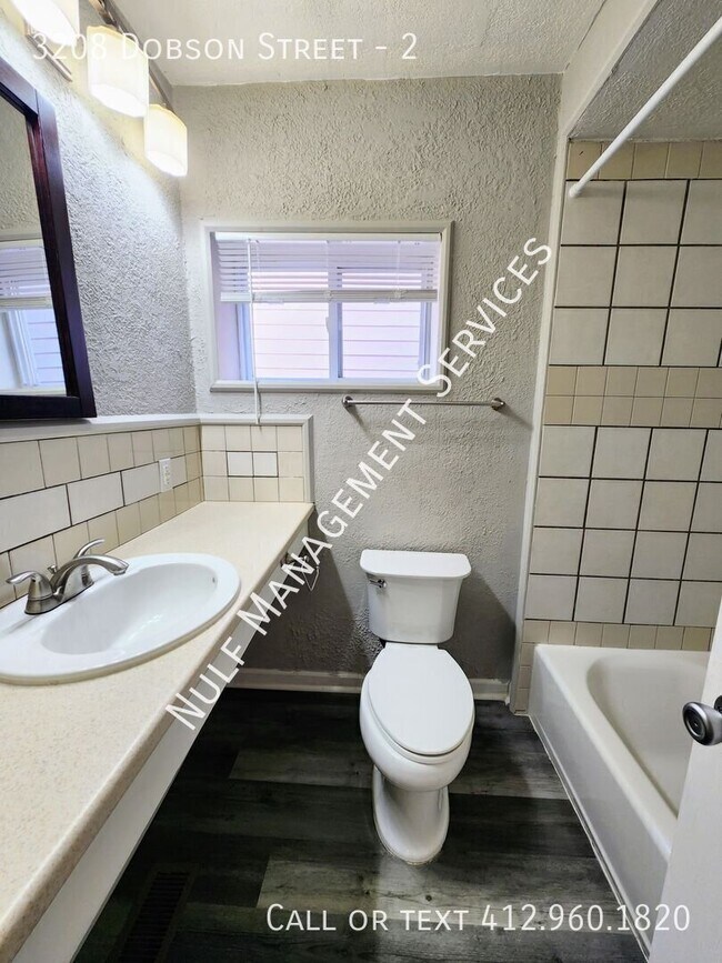Foto del edificio - 3208 Dobson St