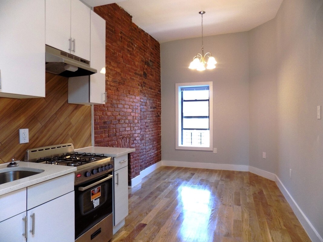 Primary Photo - 246 Jefferson Ave