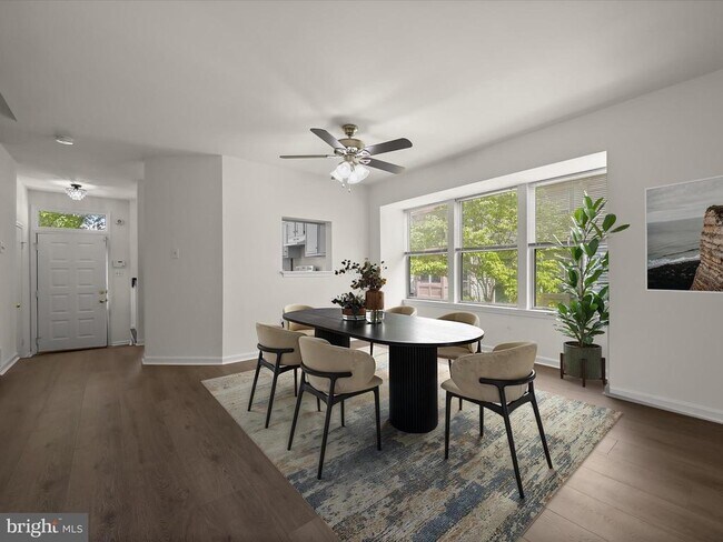Foto del edificio - 9537 Clocktower Ln