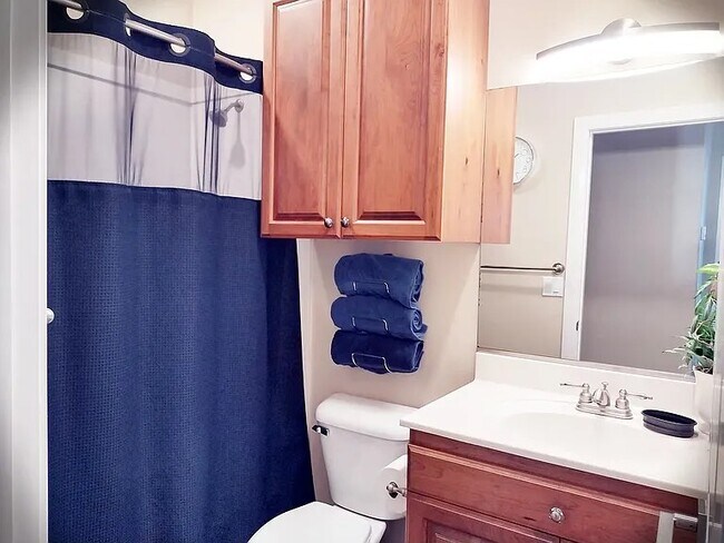 Baño del pasillo - 1630 E 2450 S