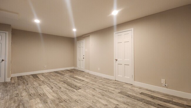 Foto del edificio - 7512 Cromwell Dr
