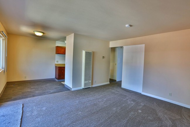 Building Photo - 1789 Bradford Way