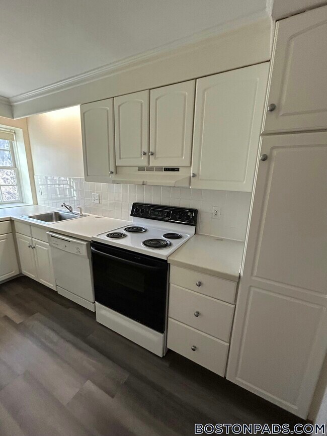 Foto del edificio - 38 Worthen Rd