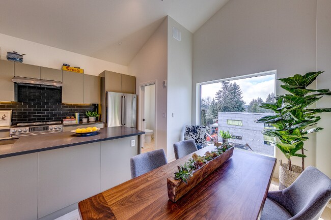 Building Photo - 203 Madrona Way NE