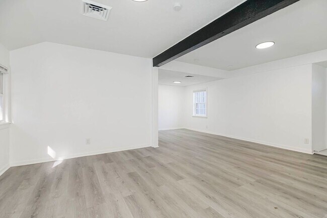 Building Photo - Beautiful 4 Bed, 2 Bath Rental Home in Kan...