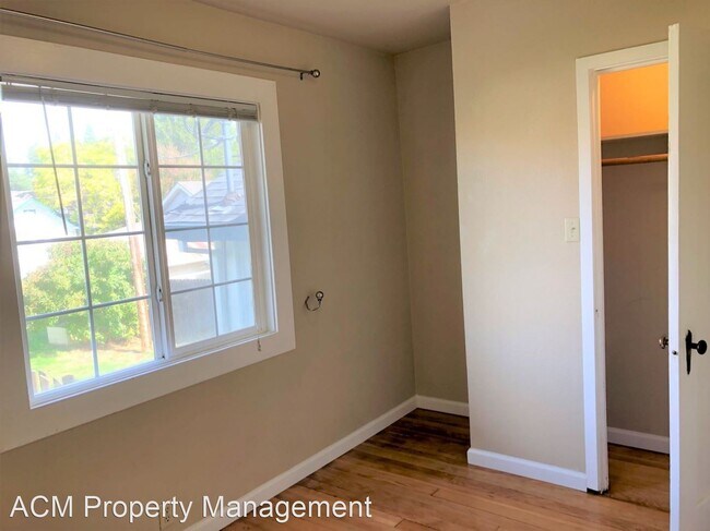Building Photo - 1 br, 1 bath House - 111 Florence Ave