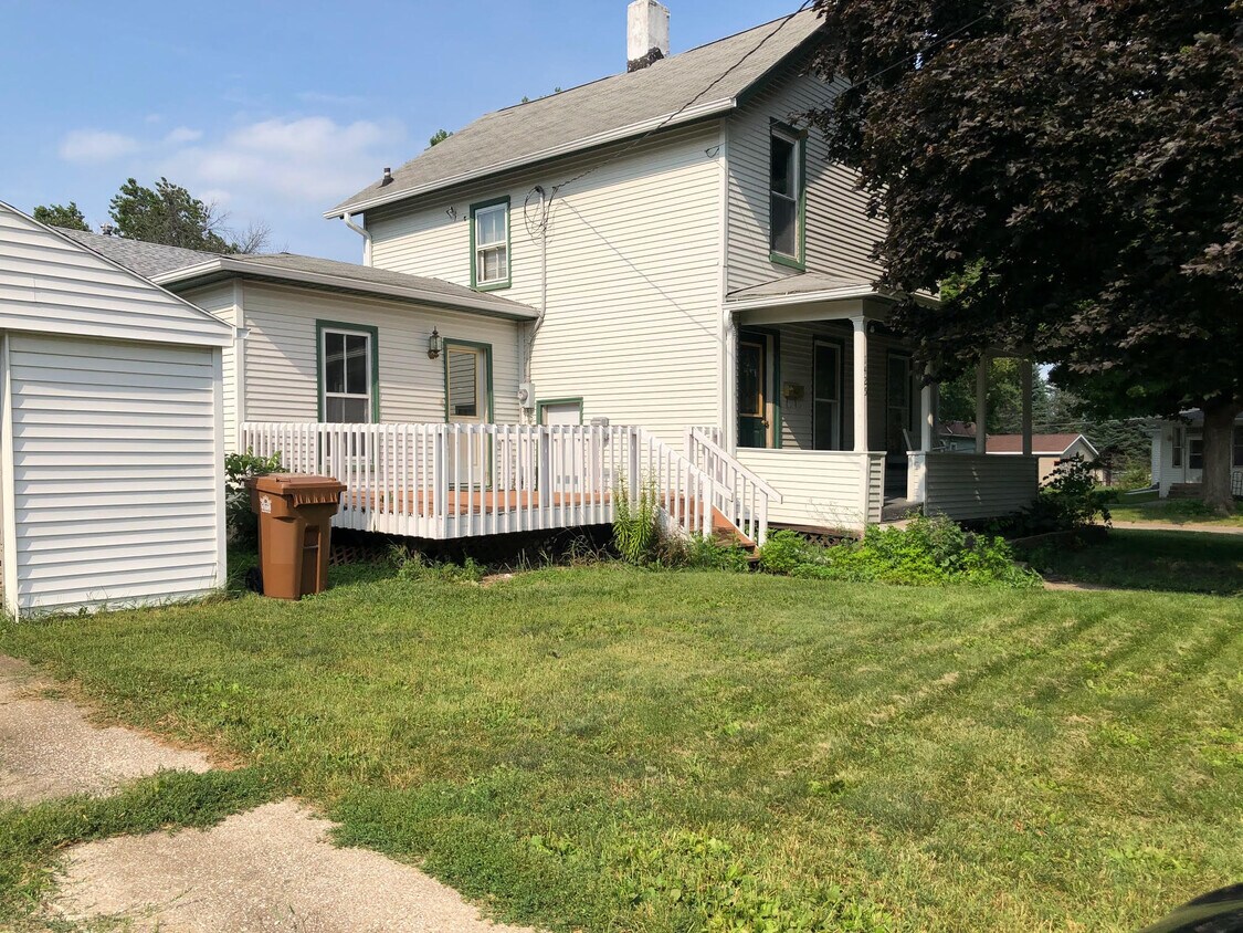 Front of house from driveway - 1425 5th Ave