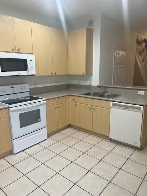 Building Photo - 3825 Tree Top Dr