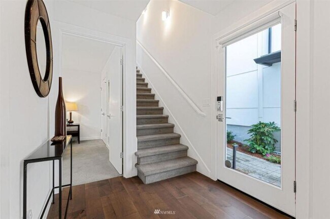 Foto del edificio - 3 bedroom in Seattle WA 98122