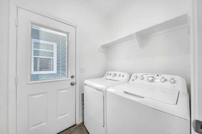 Building Photo - MOVE IN READY - Like NEW built in 2023, this 3 bedroom, 2  bath quaint home provides comfort and ...