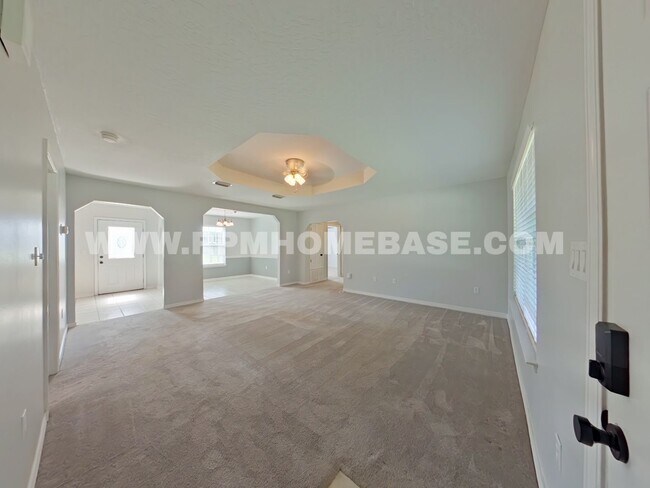 Foto del edificio - 4 Bed Navarre Home on Half+ Acre, Fenced Yard & Detached Garage Near Hurlburt
