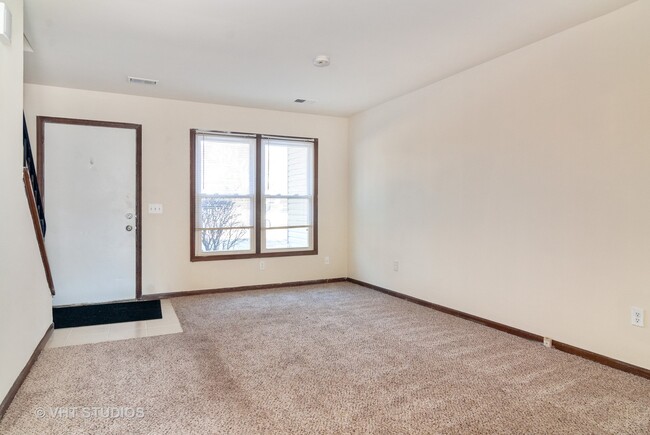 Building Photo - 1668 Shamrock Ct