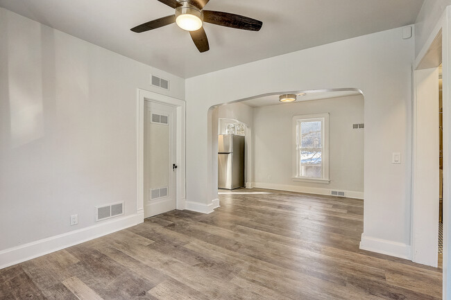 Den looking into the eating area through the archway - lovely - 107 Dunning St