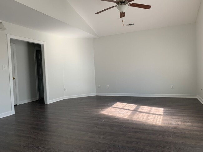 Foto del edificio - 3719 Starship Ln NW