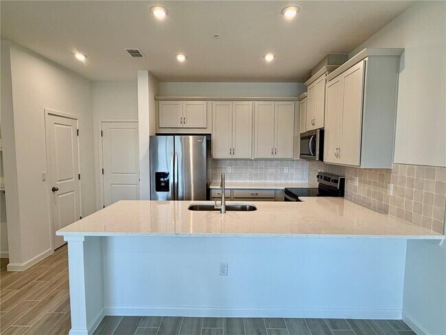 Building Photo - 9976 Red Canoe Aly