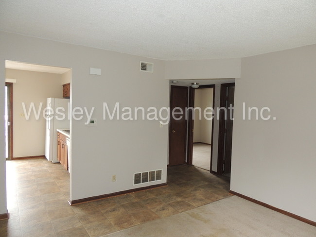 Building Photo - 2621 N 155th Ter