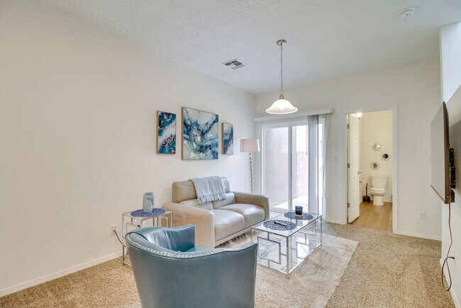 Foto del edificio - 251 San Clemente Ave NW