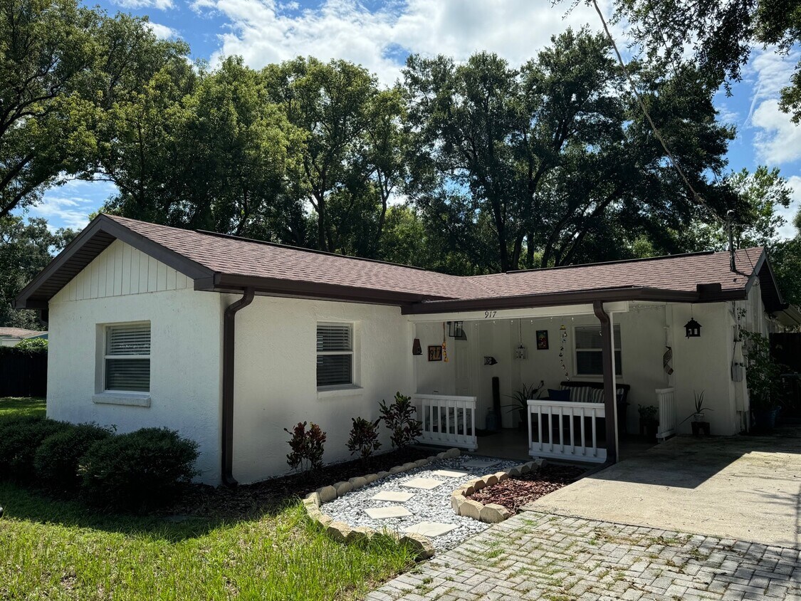 Foto principal - 917 E Lambright St