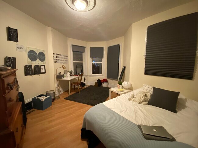 Foto del edificio - 41 Parker Hill Ave