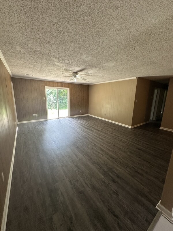 Building Photo - 5717 Burnette Pl