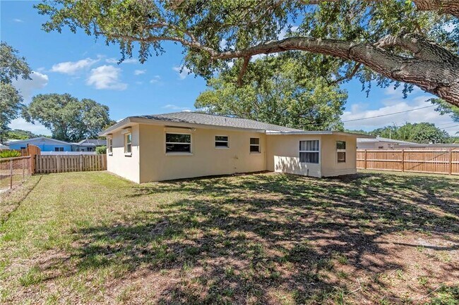 Building Photo - 2368 Cecelia Ln