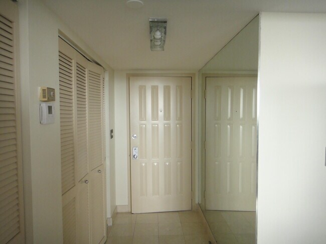 Building Photo - 3420 S Ocean Blvd