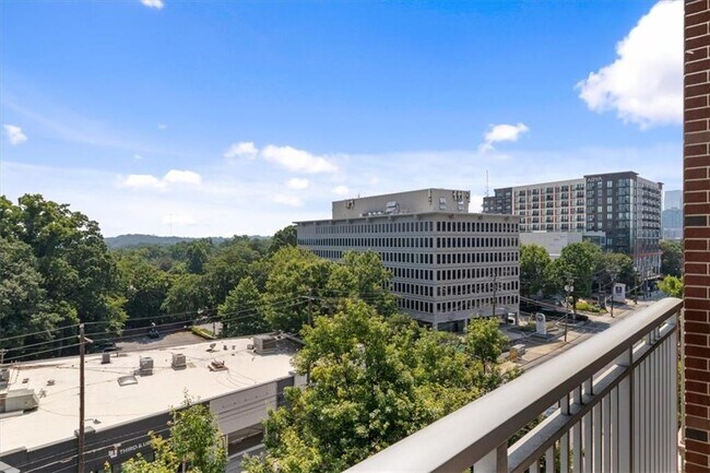 Foto del edificio - 1820 Peachtree St NW