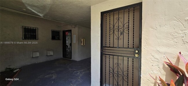 Foto del edificio - 816 NW 87th Ave