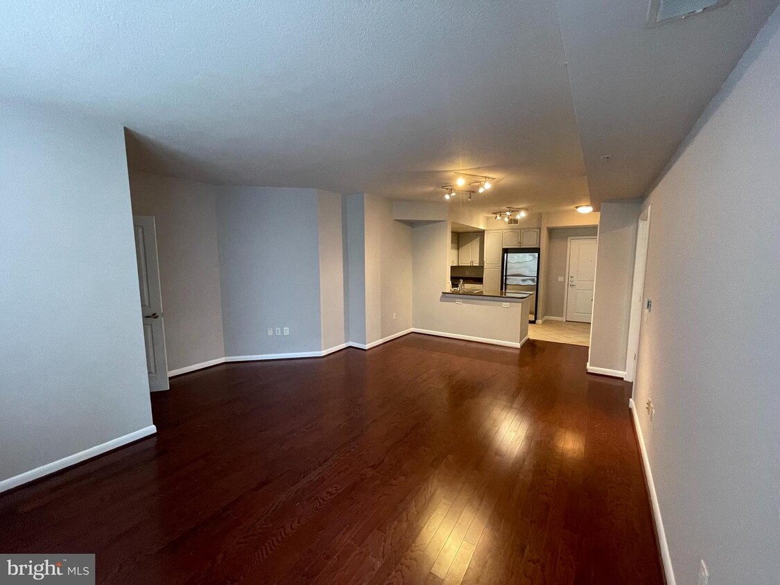 Primary Photo - 1021 N Garfield St