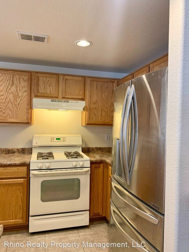 3 br, 2 bath House 6800 Vista Del Norte Alquileres en