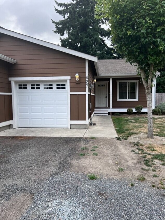 425427427 Oak Hill Ln Unit 427, Burlington, WA 98233 Room for Rent