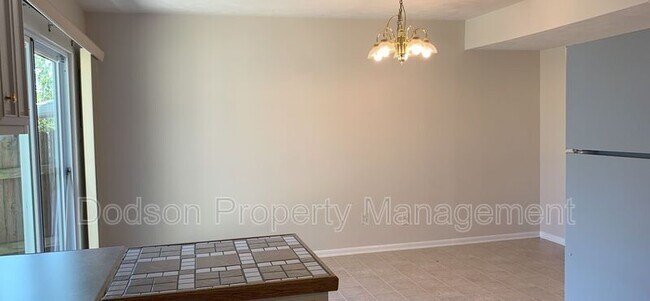 Building Photo - 18 Coventry Ct