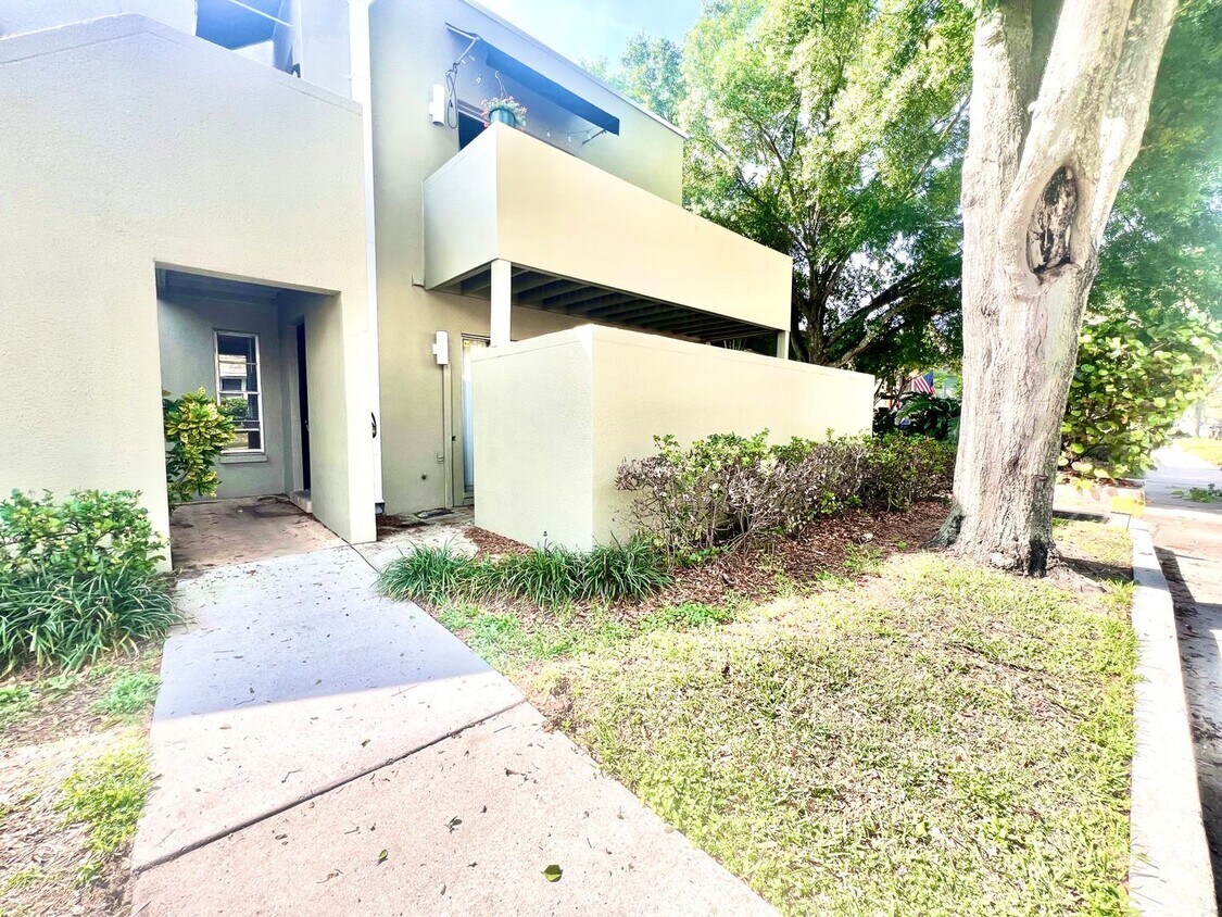 Primary Photo - Ground Floor 2BD/2BTH Condo Steps Away Fro...