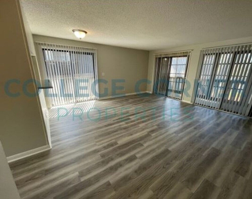 Foto principal - 130 Cedar Cove Ln