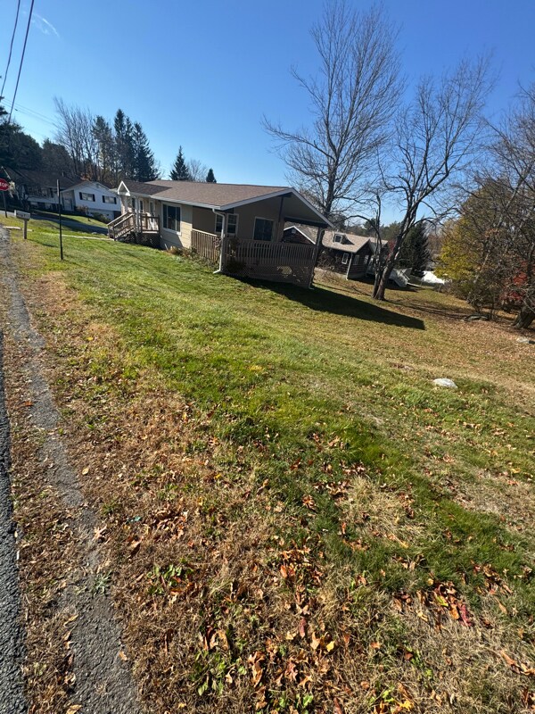 Building Photo - 7 Lawrence Ave