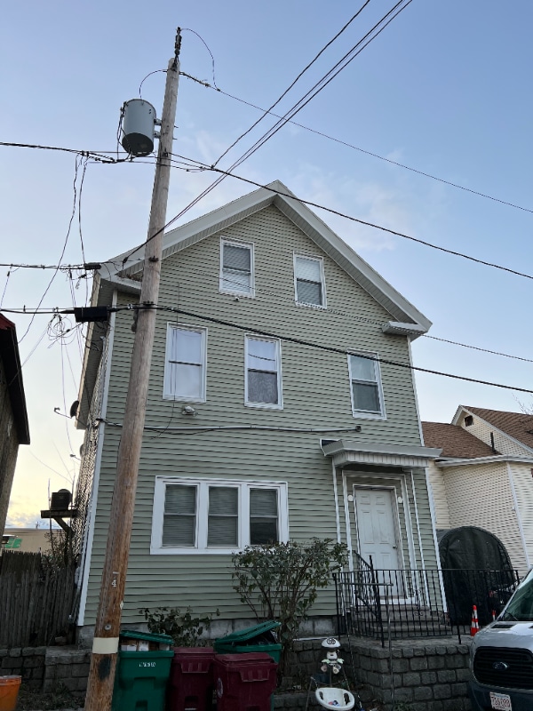 41 Livingston St Unit 1, Lowell, MA 01852 Room for Rent in Lowell, MA